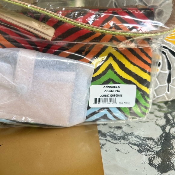 NWT-CONSUELA- “FLO” Combi- Wristlet. - Picture 6 of 8